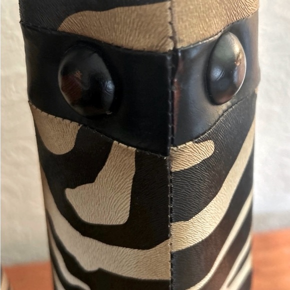 Pair of Zebra Pillar Candle Stands - Picture 7 of 11